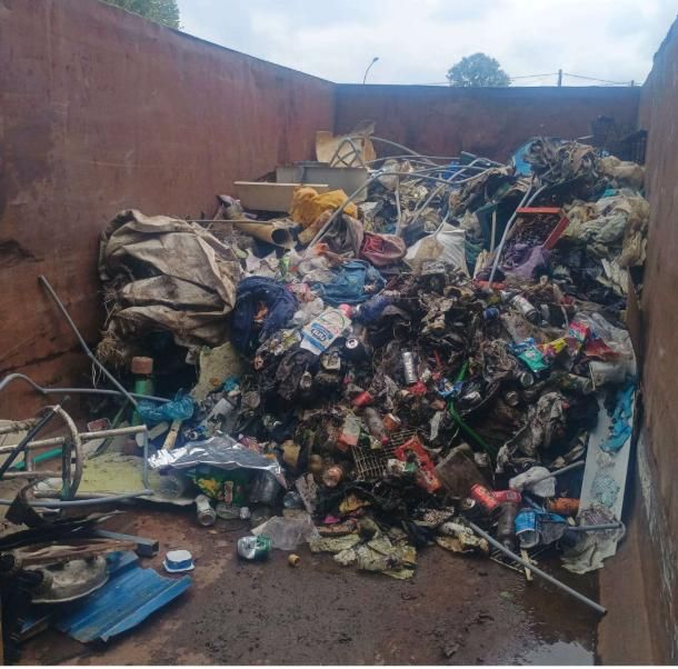 Contenedor con la basura y los residuos retirados en los ríos Arratia e Ibaizabal a su paso por Lemoa