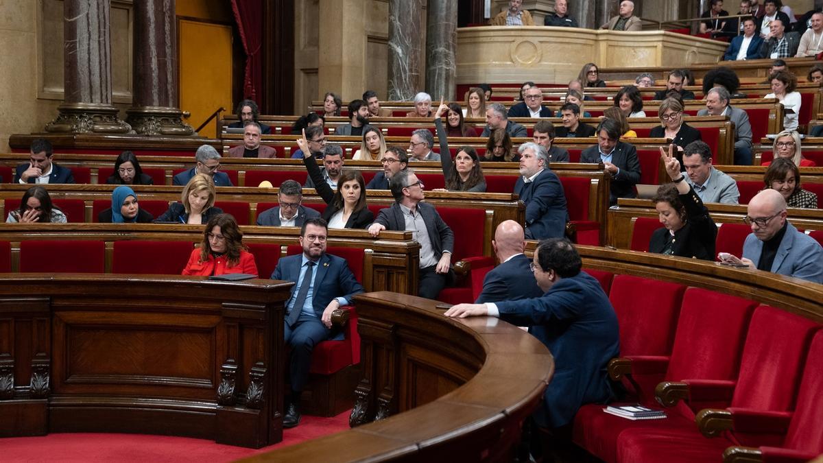 Un pleno del Parlament, en una imagen de archivo.