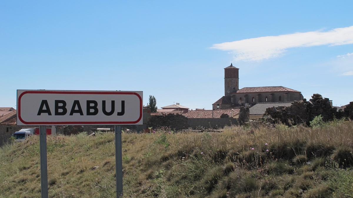 Ababuj encabezará cualquier lista ordenada de manera alfabética.