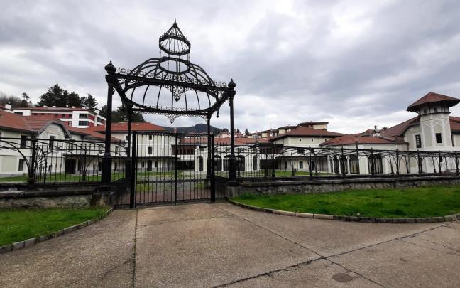 Parte del conjunto de edificios que configuran el Palacio Lamuza en Laudio