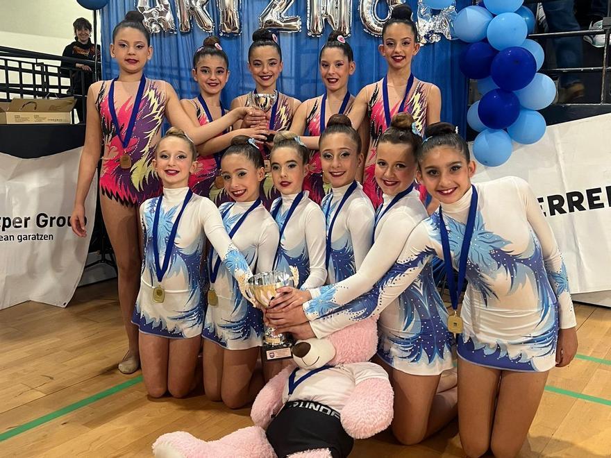 El entusiasmo es una de las claves del buen nivel de las gimnasta del club de gimnasia de Azkoitia.