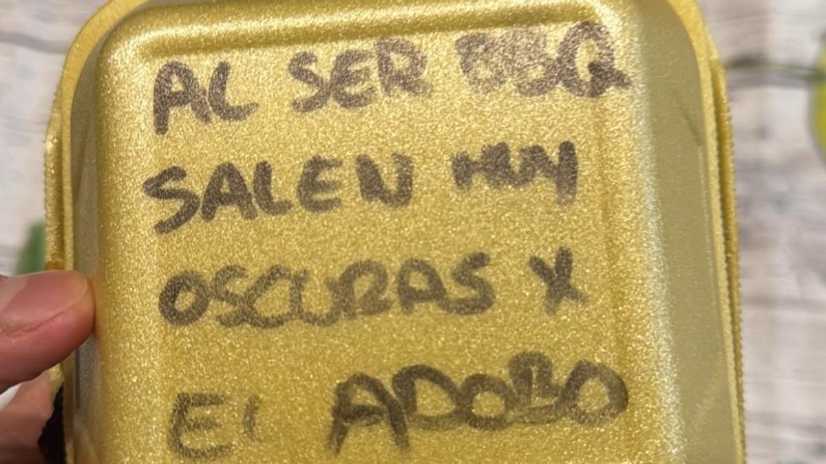 Lo que estaba escrito en la caja.