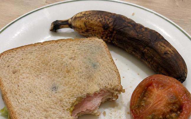 Imagen de comida con moho
