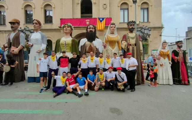 La Comparsa de Gigantes y Cabezudos de Lazkao en Cataluña.