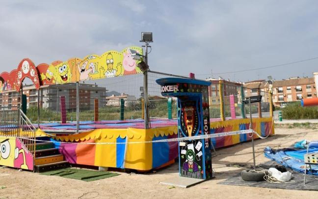 Una cinta policial en el parque infantil de Alquerías en el que murió la menor. / EP Una cinta policial en el parque infantil de Alquerías en el que murió la menor.