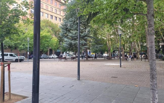 Plaza de la Cruz sin vallas ni maquinaria tras la suspensión de las obras del parking Plaza de la Cruz sin vallas ni maquinaria tras la suspensión de las obras del parking