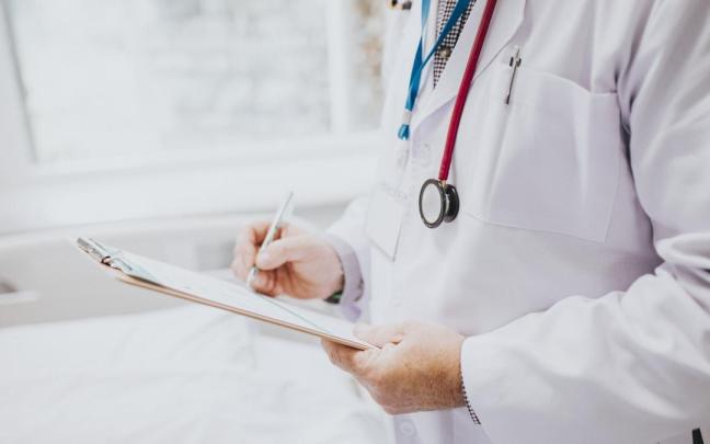 El detenido se ha hecho pasar como médico rehabilitador durante más de 30 años.