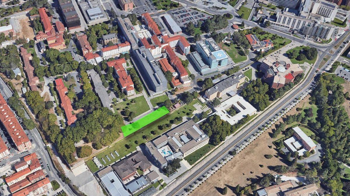 En el recuadro de color verde, la zona que se habilitará como aparcamiento en el Hospital Universitario de Navarra. Imagen: Diario de Noticias