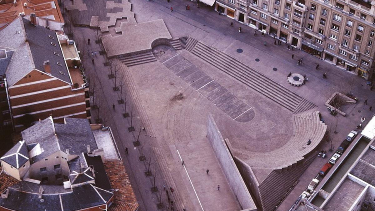 Gasteizko Foru plazaren 50. urteurrena ospatzeko erakusketa bat izango da irailean Ignacio Aldecoa Kultur Etxean.