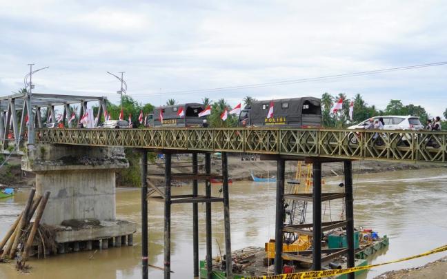 Los equipos de rescate reanudan la búsqueda de los cuatro españoles desaparecidos en un naufragio