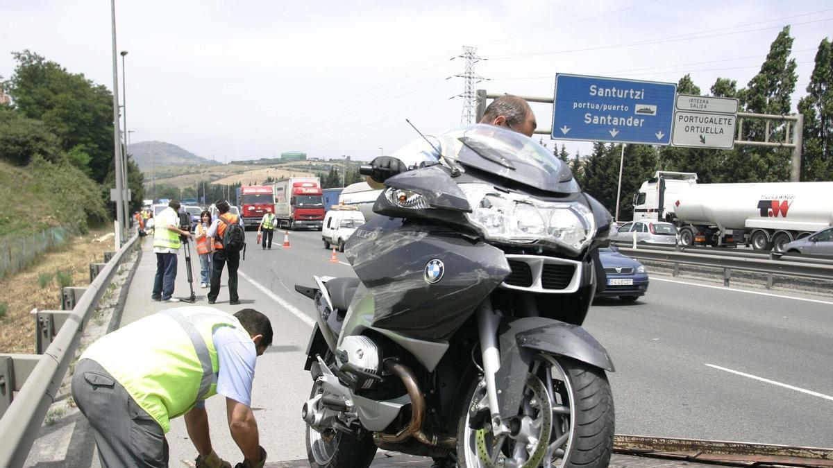 El perfil del motorista fallecido en Euskadi es un hombre de entre 25 y 64 años, que conducía vehículos de cilindrada media y por vías interurbanas.