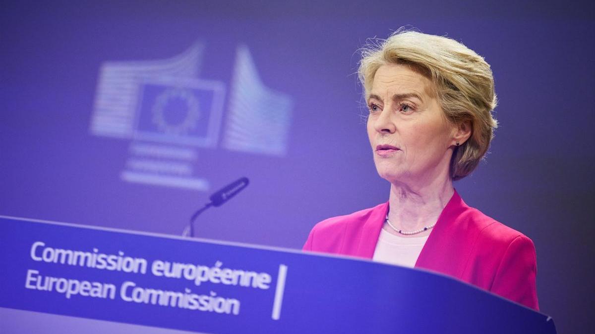 Von der Leyen insta a los 27 a hacer los "deberes" y elevar gasto en defensa