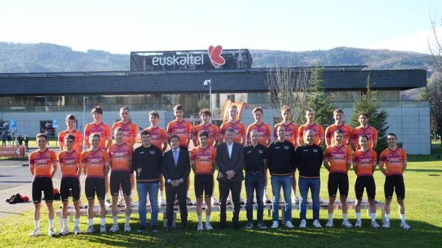 Presentación del equipo Euskaltel Euskadi para la próxima temporada