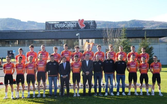 Presentación del equipo Euskaltel Euskadi para la próxima temporada
