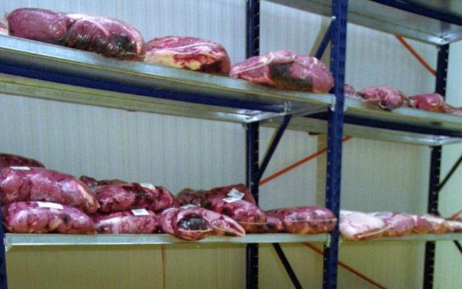 Piezas de carne preparadas en mataderos. Piezas de carne preparadas en mataderos.