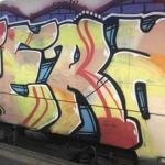 Un tren de Renfe con un grafiti.