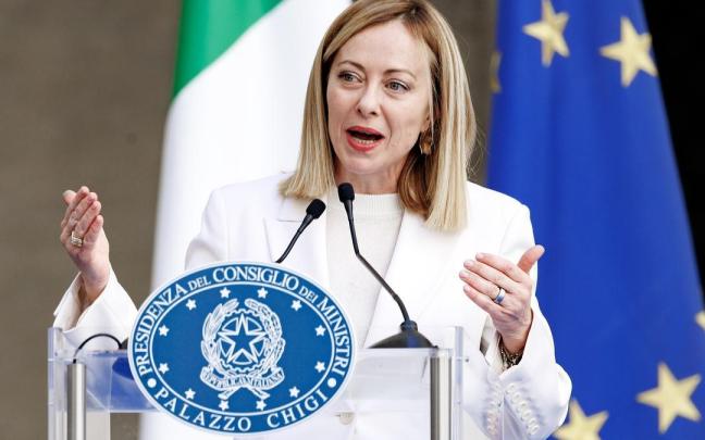 Stefano Addeo, profesor de alemán de 65 años, publicó en Facebook un post en el que deseaba que la hija de la primera ministra muriera como Martina Carbonaro, la adolescente de 14 años asesinada por su exnovio.