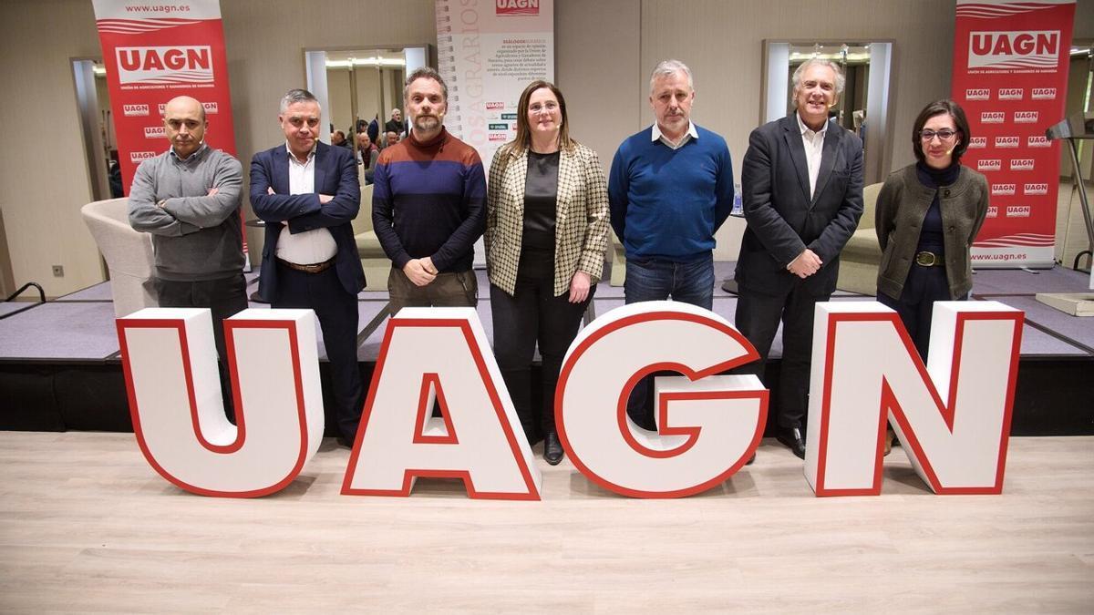 (I-d) Rubén Palacios, Ignacio Sánchez Rodríguez, Iñaki Mendioroz, Begoña Liberal, Félix Bariáin, Ignacio López García-Asenjo y Elisa Plumed, antes de la jornada.