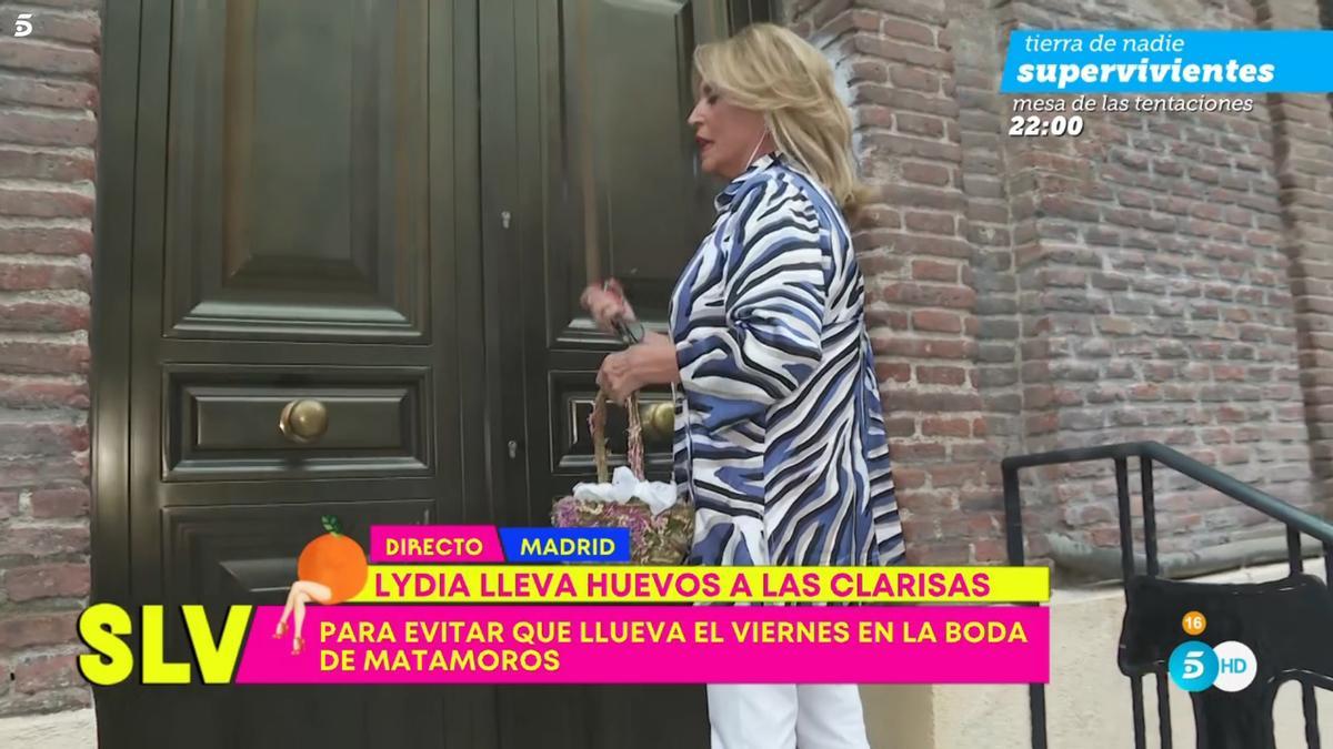 Lozano, llevando huevos a las clarisas.