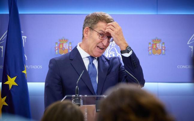 Feijóo, durante su comparecencia de esta mañana tras reunirse con Sánchez. Feijóo, durante su comparecencia de esta mañana tras reunirse con Sánchez.
