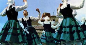 Carteles de Fiestas de Araba publicados en Photoaraba por el Archivo de Álava. 