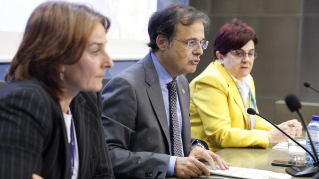 Alberto Martínez, consejero de Salud, durante la presentación de HaurSare