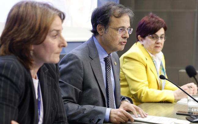 Alberto Martínez, consejero de Salud, durante la presentación de HaurSare