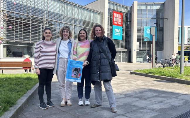 Jone Larrañaga, Garazi Lizarraga eta Eli Gallego (Elikaeskola) eta Oihana Llorente (Parean Elkartea).