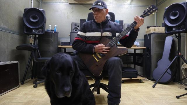 Ibon Casas, en su estudio de Hernani.