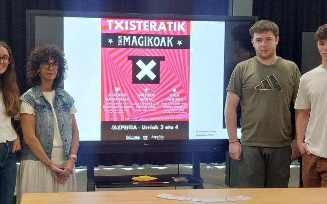 Representantes del Ayuntamiento, Kulturaz y la asociación Txisteratik presentaron el festival de magia.