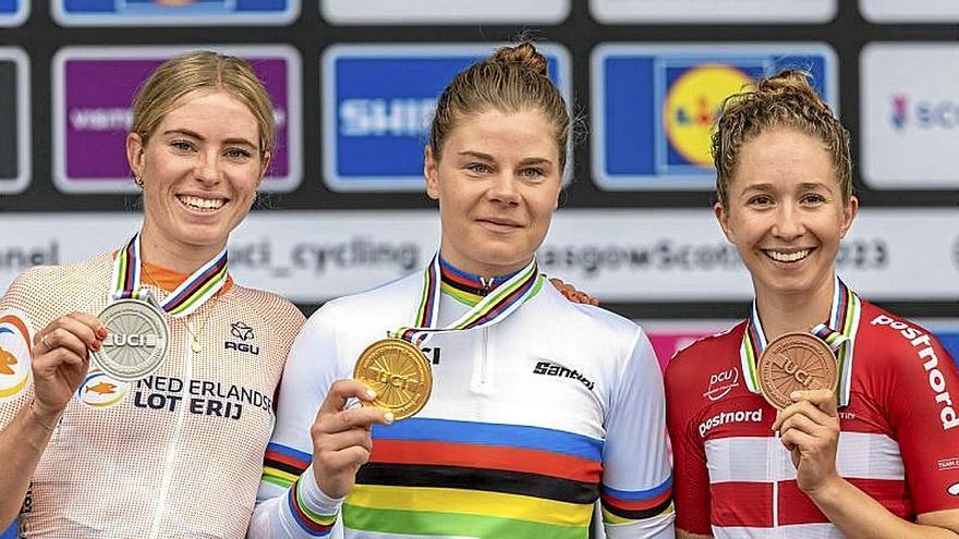 Vollering, plata, Kopecky, oro, y Ludwig, bronce. | FOTO: EFE