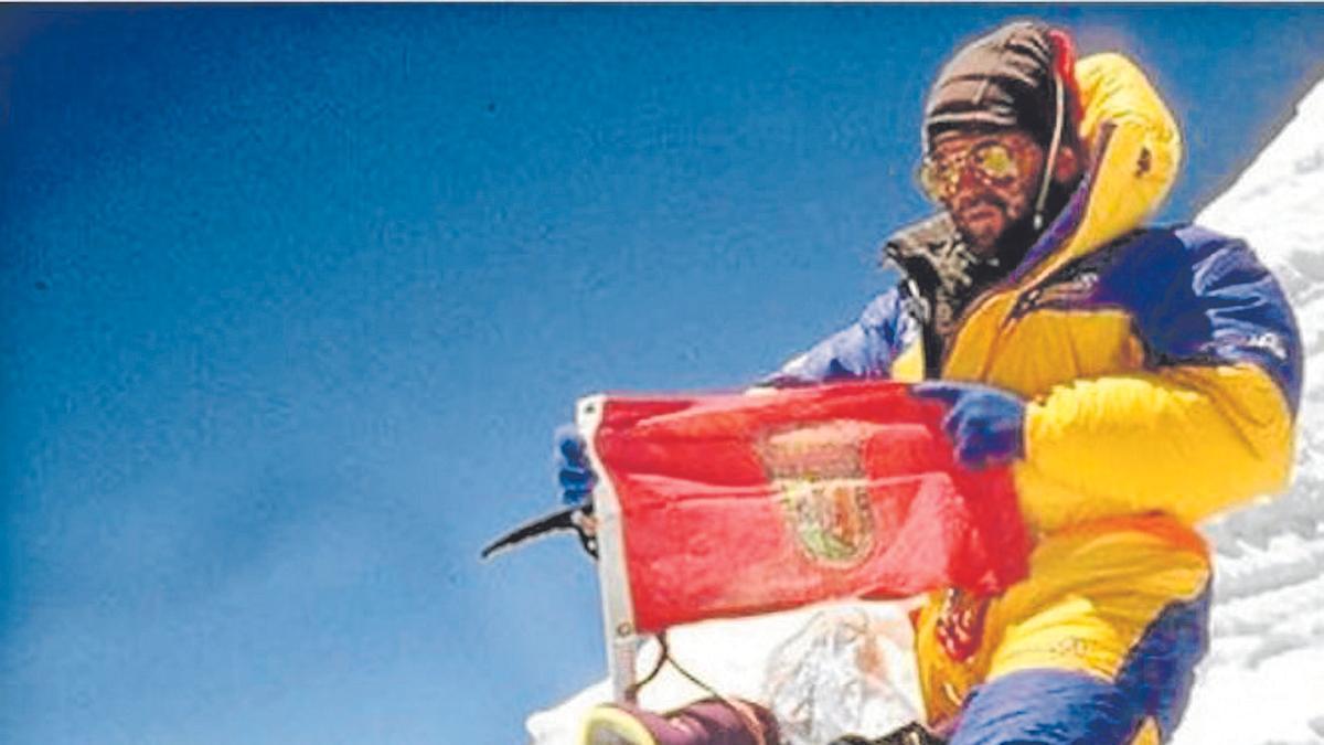 Juanito Oiarzabal, la primera persona en escalar dos veces las tres cimas más altas, es decir, el Everest, K2 y Kangchenjunga.