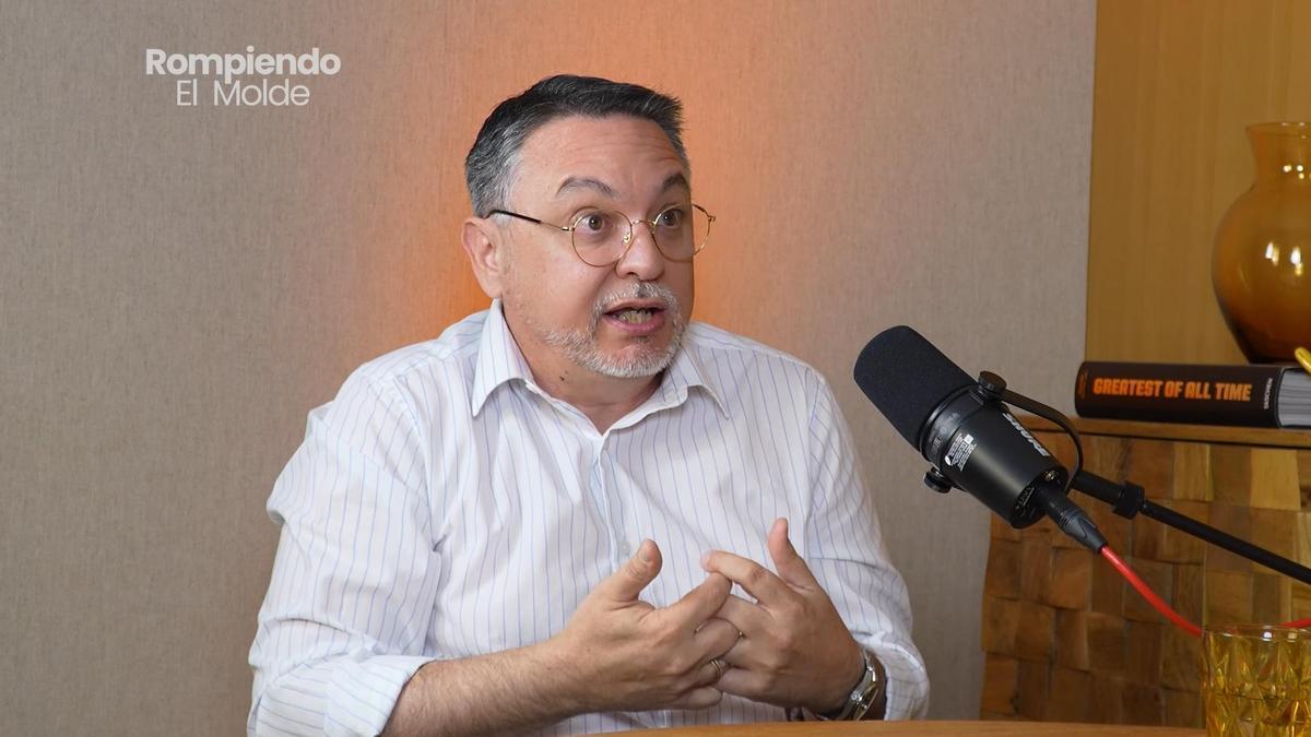 El neurólogo David Pérez, director del Instituto Clínico de Neurociencias del Hospital Universitario 12 de Octubre y el servicio de neurología del Hospital Universitario La Luz.