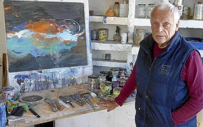 Luziano tiene 91 años pero continúa pintando en su estudio de Madrid. | FOTO: MIGUEL RUIZ-POVEDA Luziano tiene 91 años pero continúa pintando en su estudio de Madrid. | FOTO: MIGUEL RUIZ-POVEDA