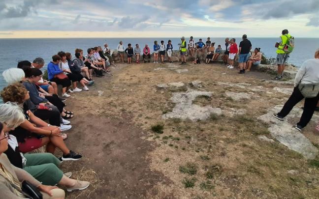 Visita guiada a la isla de Garraitz. / Ayuntamiento de Lekeitio Visita guiada a la isla de Garraitz.