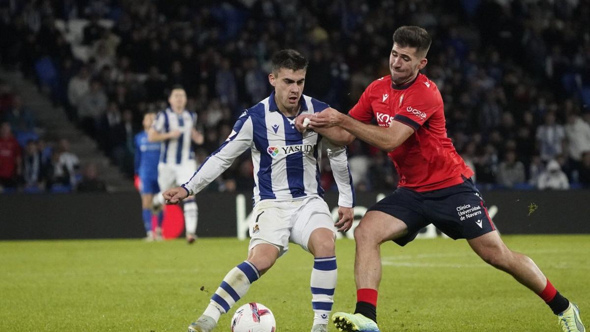 Ander Barrenetxea y Jesús Areso en imagen durante el Real Sociedad-Osasuna de la primera vuelta. Foto: RUBÉN PLAZA