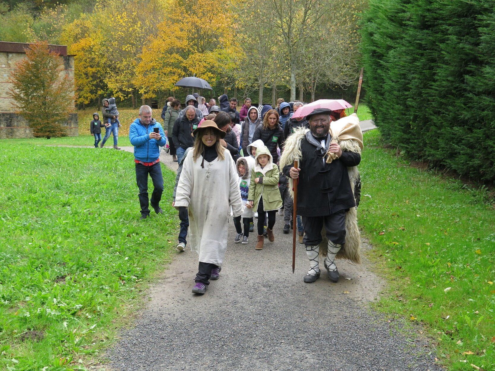 Visita al Olentzero y Mari Domingi en el Parque de Mirandaola.