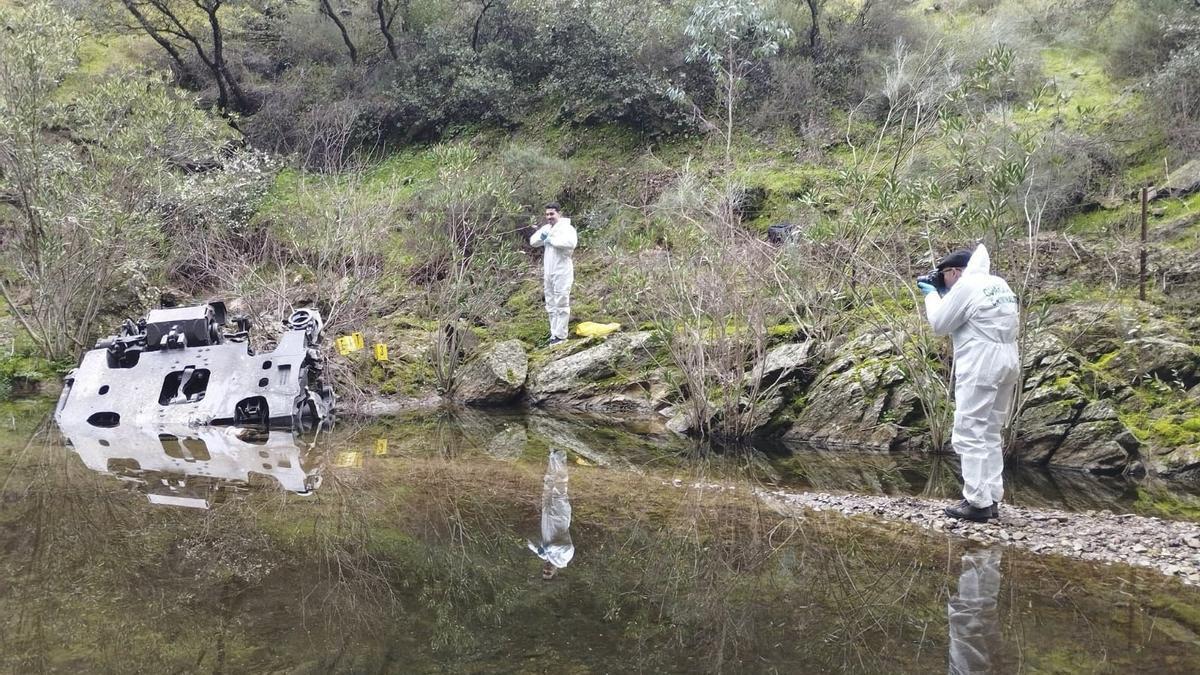 La Guardia Civil investiga la pieza del eje de un tren encontrada cerca del lugar del accidente ferroviario de Adamuz