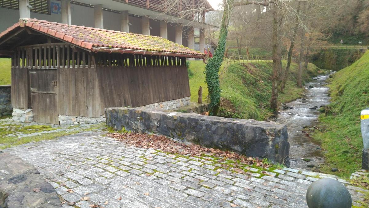 Espectacular caserio en la primera subida.