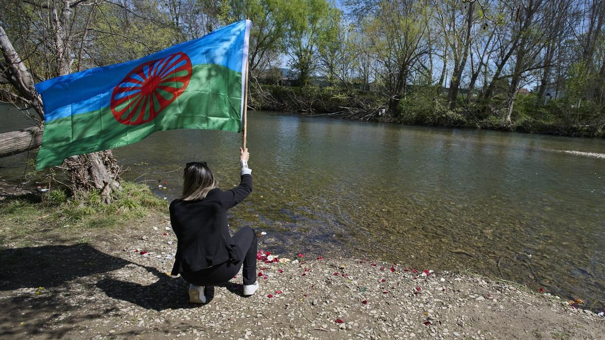 Acto Ceremonia del Río, Día Internacional del Pueblo Gitano.