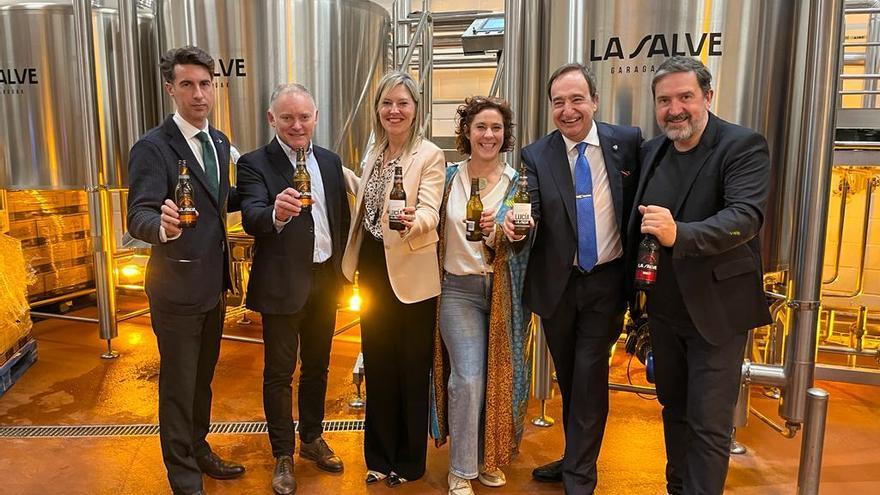 En imágenes: la fábrica de cerveza La Salve de Bilbao celebra su quinto aniversario