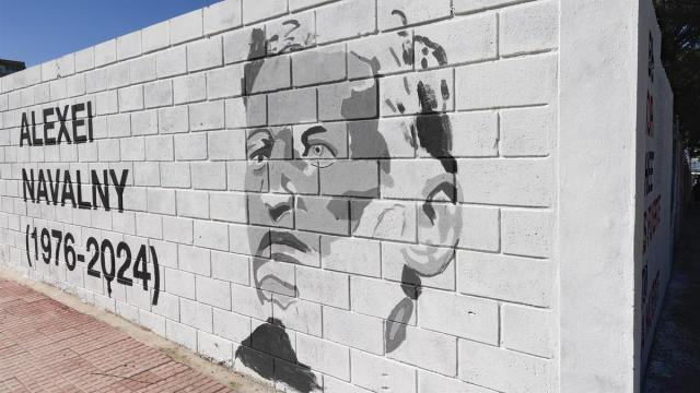 Un mural en honor a Alexei Navalni.