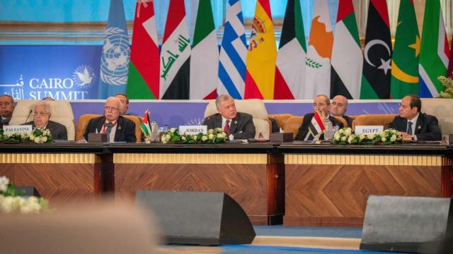 Imagen de la cumbre internacional celebrada este sábado en Egipto.
