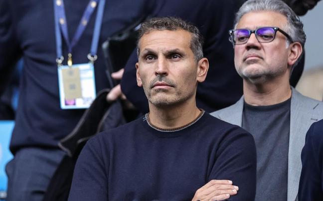 El presidente del Manchester City, Khaldoon Al Mubarak, durante el partido de la Premier League entre el Manchester City y el Coventry City de la presente temporada.