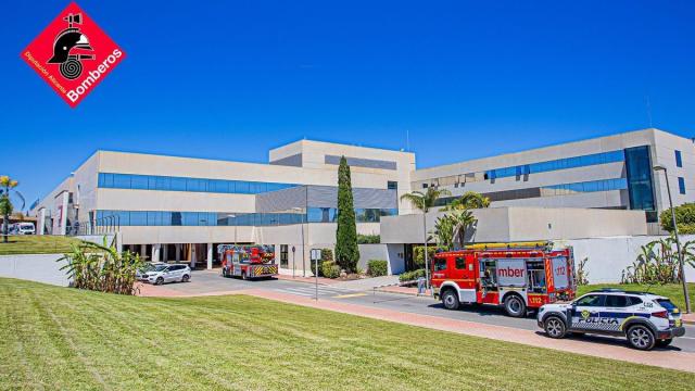 Imagen del Hospital de Torrevieja, donde se ha registrado el incendio.