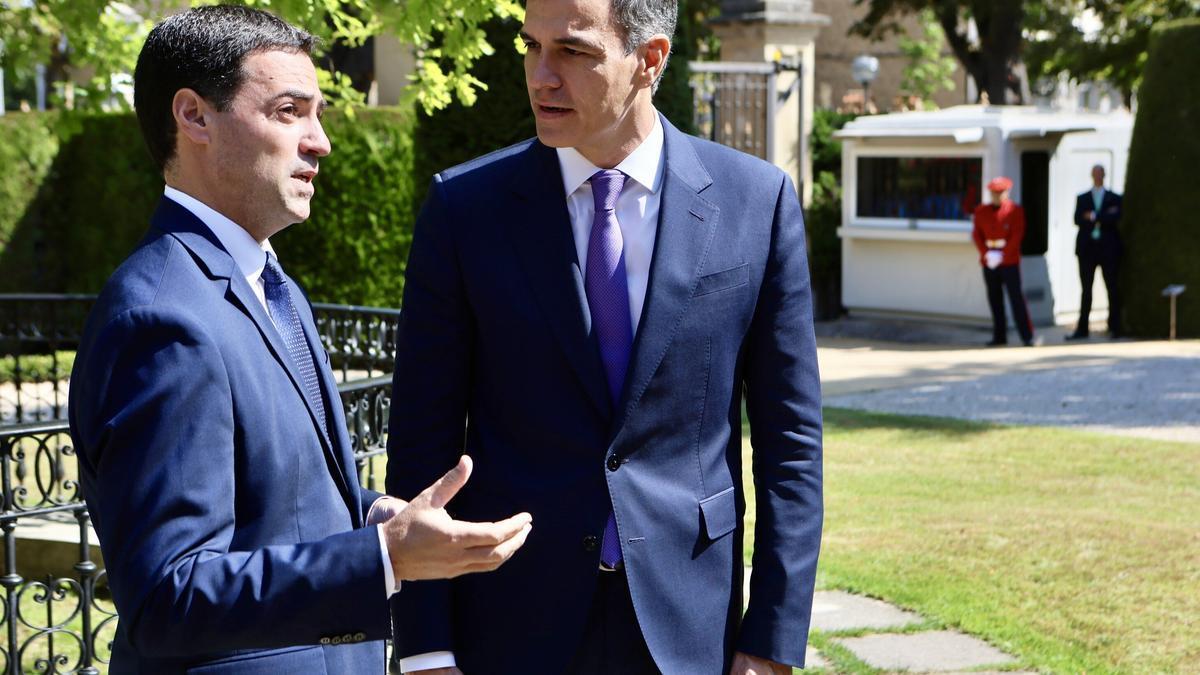 El lehendakari Pradales recibió a Pedro Sánchez en Ajuria Enea