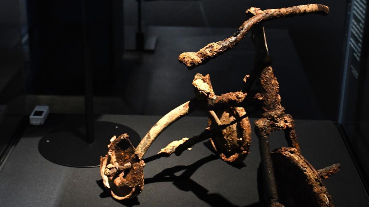 Imagen del triciclo del niño Shinichi Tetsutani.