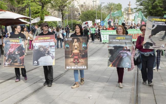 Manifestación antitaurina en Sevilla