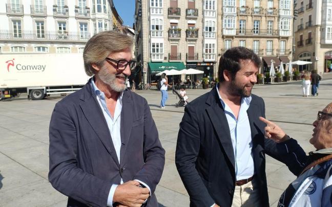 El presidente del PP de Araba, Iñaki Oyarzabal, este miércoles ante los medios de comunicación