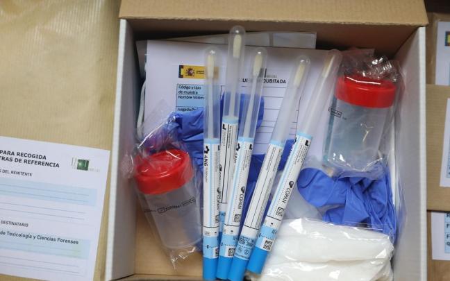 Un kit para la recogida de indicios biológicos repartida por los Juzgados. Un kit para la recogida de indicios biológicos repartida por los Juzgados.